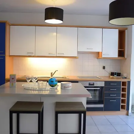 Apartamento F3 Climatisé-terrasse 30 M2- Parking-antigone *