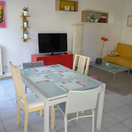 F3 Climatisé-terrasse 30 M2- Parking-antigone